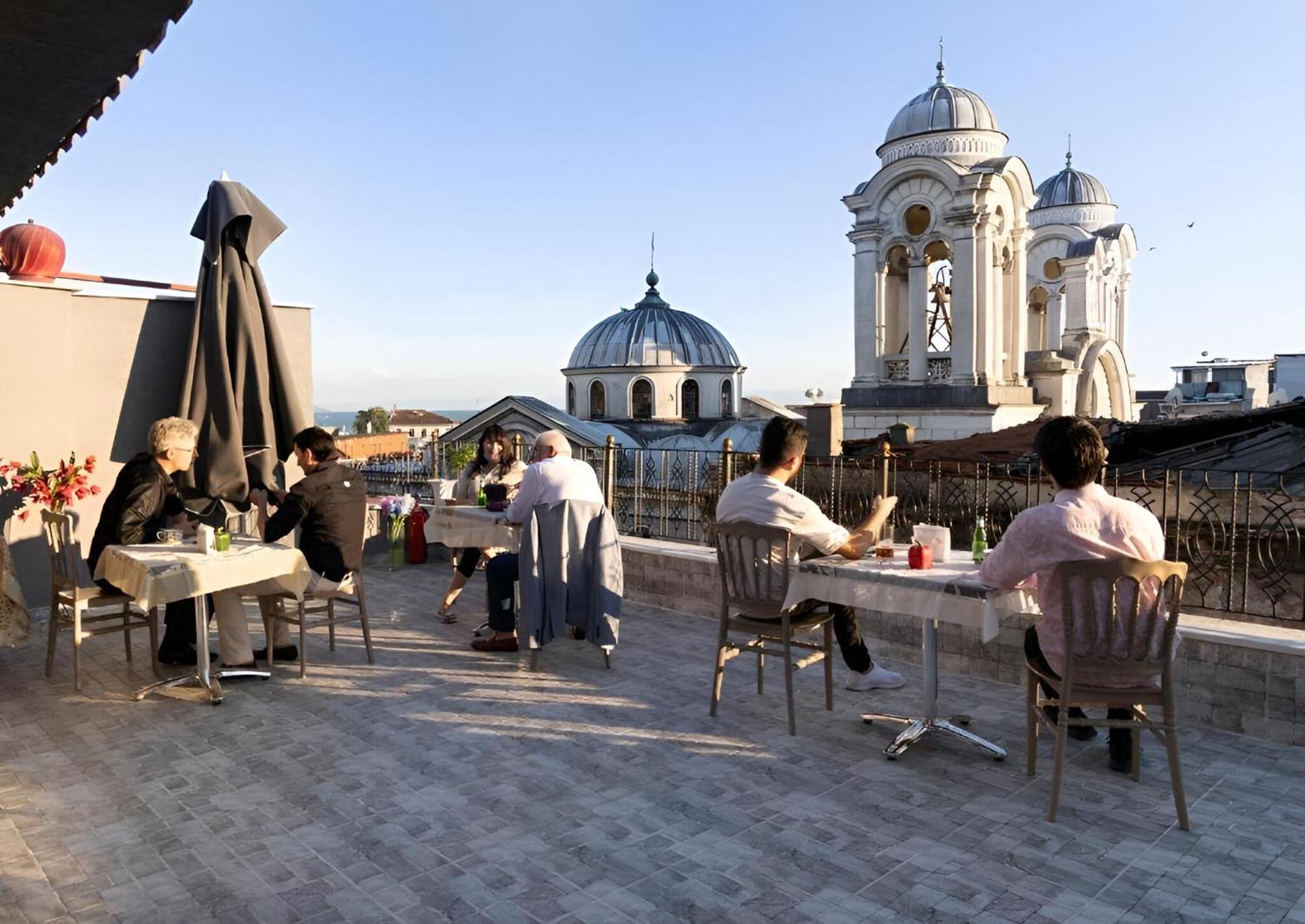 Grey House - Historical Peninsula Hotel