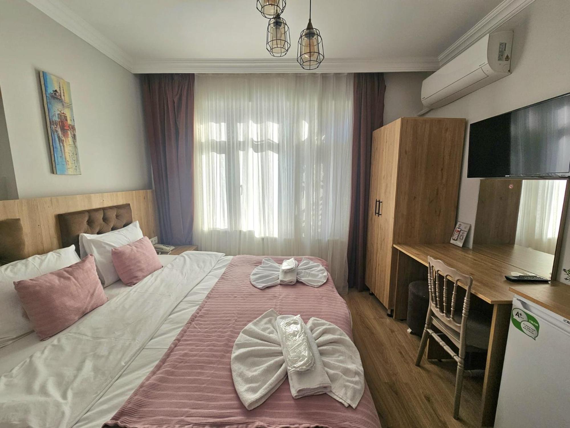 Grey House - Historical Peninsula Hotel 3*