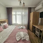Grey Apartments & Suites - Old City
